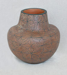 a2146 Laguna style pot in red and black.