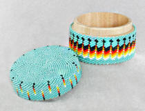 a2438 Turquoise/flame fully beaded wooden box, view with cover off